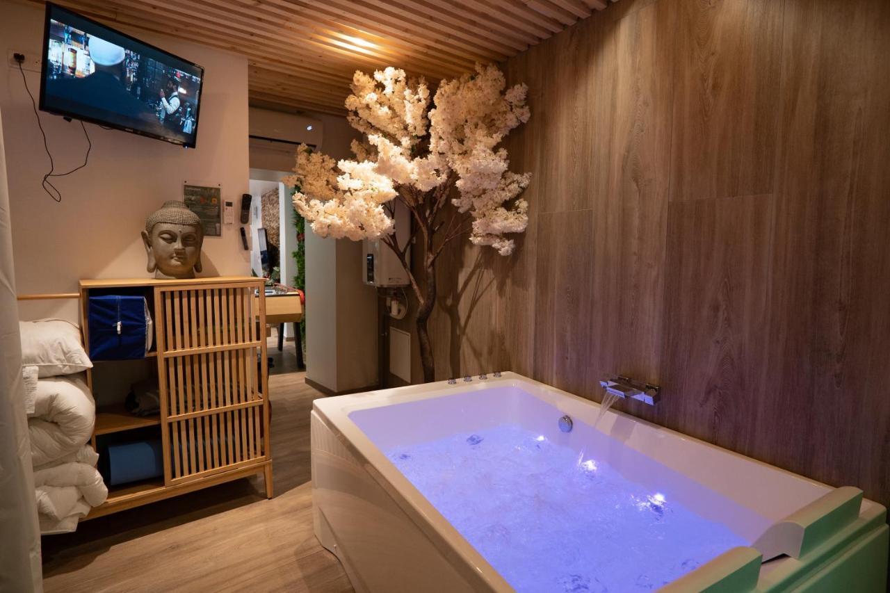 Capsule Thailande I Sauna I Balneo I Console I Jeux En Bois I Cinema I Cour Interieure Trith-Saint-Leger Екстер'єр фото